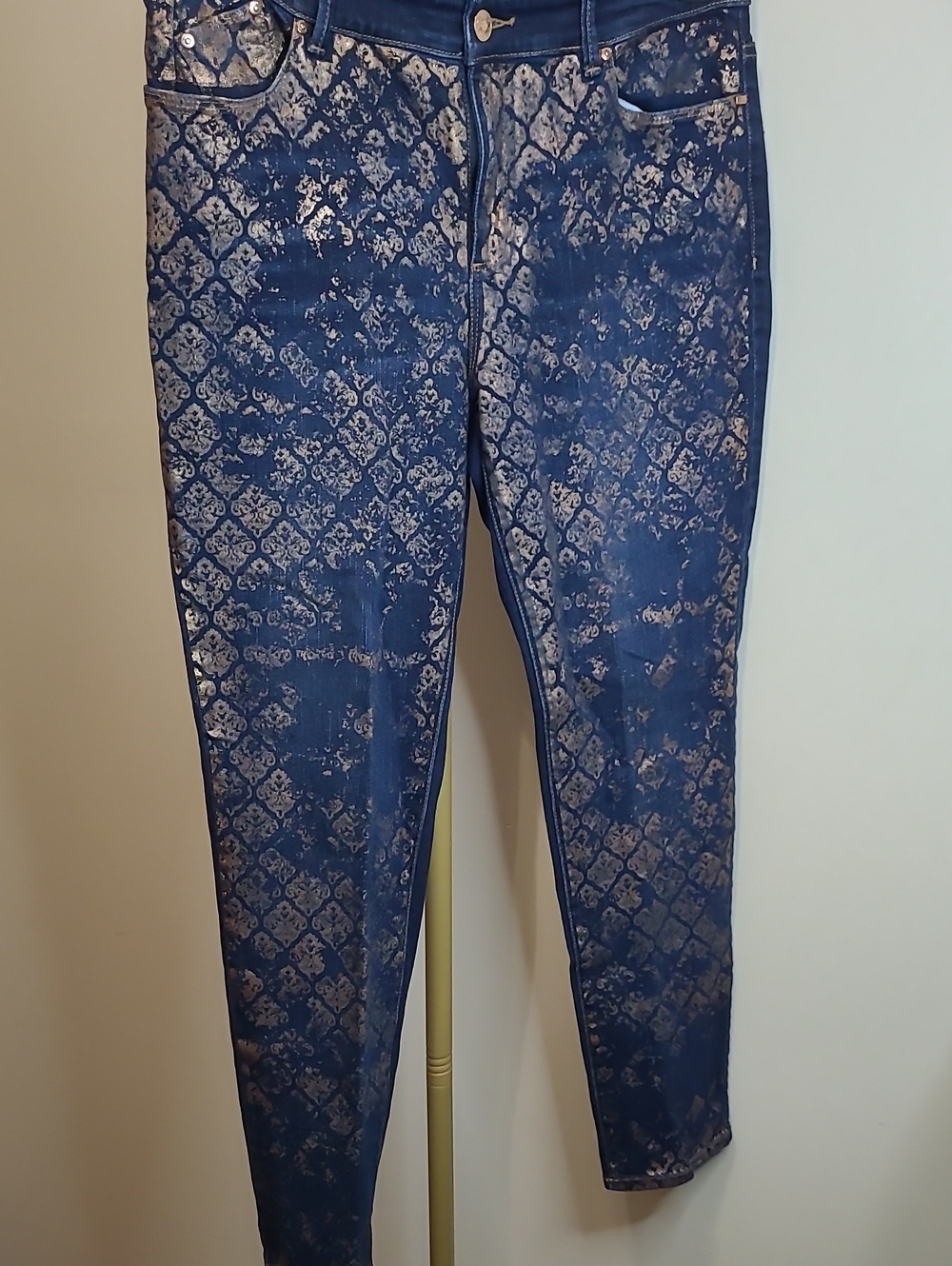 Chico's Dark Blue Patterned Jeggings with Gold Metallic Accent Size 1 PETITE (8)